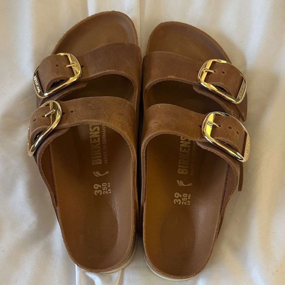 NWOT Birkenstock Cognac Sandals with Gold Big Buckles